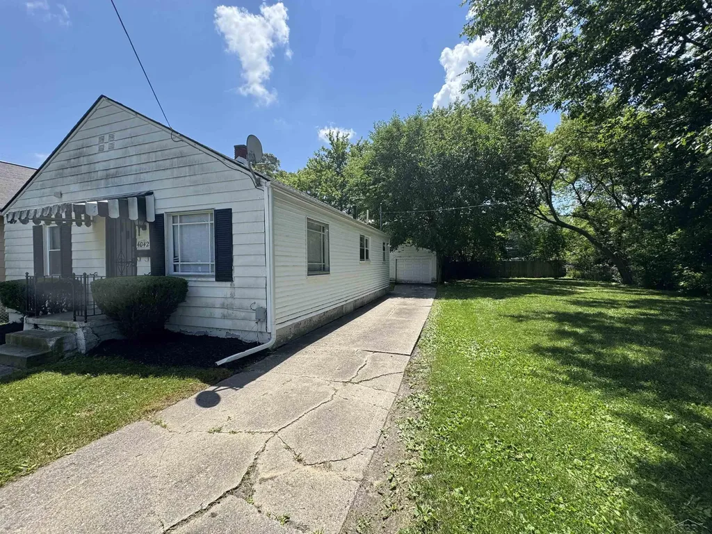 4042 Webber Street Saginaw City MI 48602