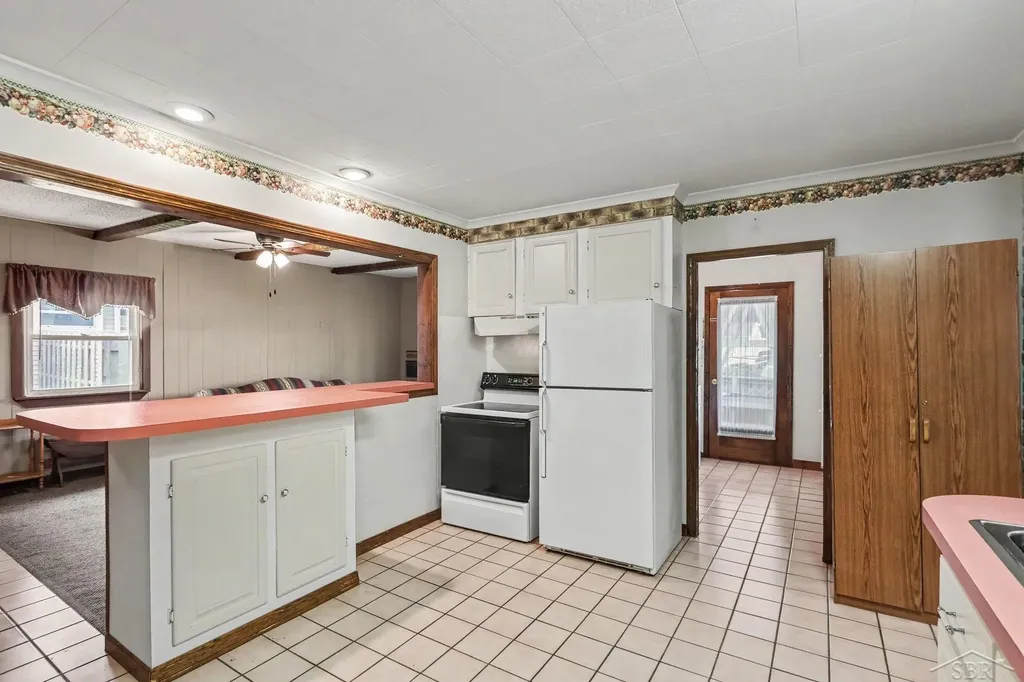 5111 Weiss Street Saginaw Charter Township MI 48603