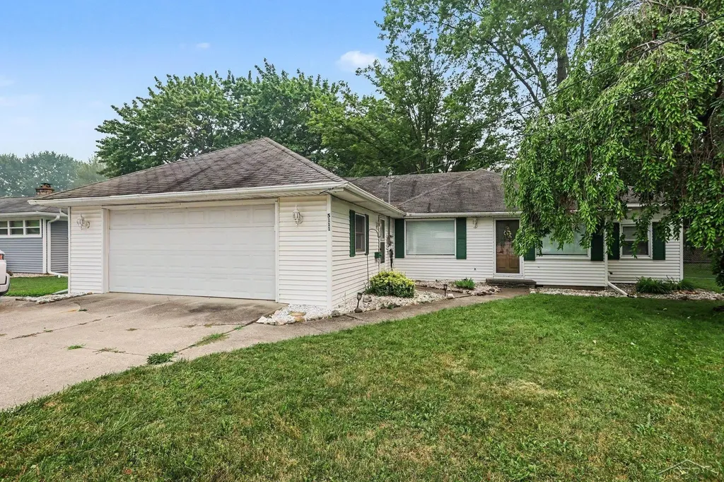 5111 Weiss Street Saginaw Charter Township MI 48603