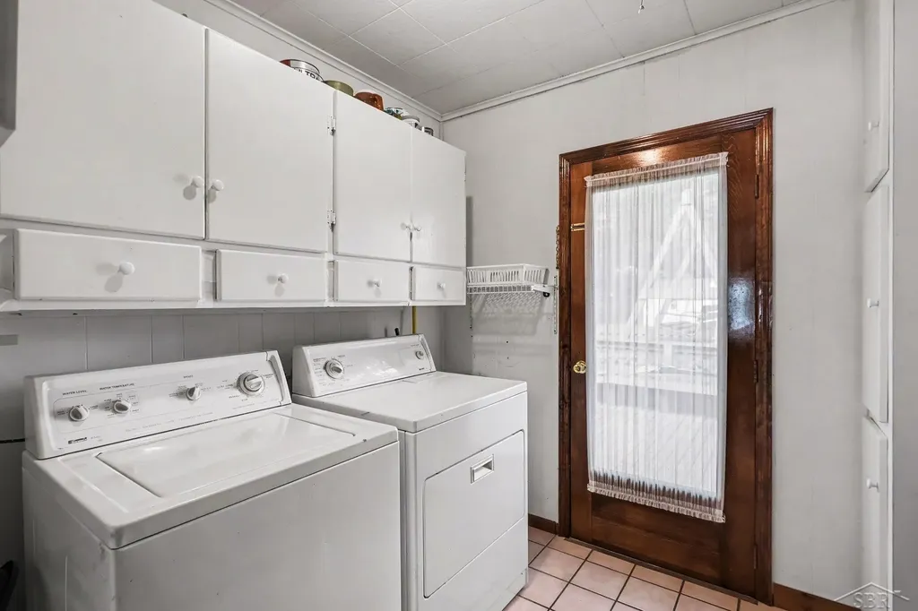 5111 Weiss Street Saginaw Charter Township MI 48603
