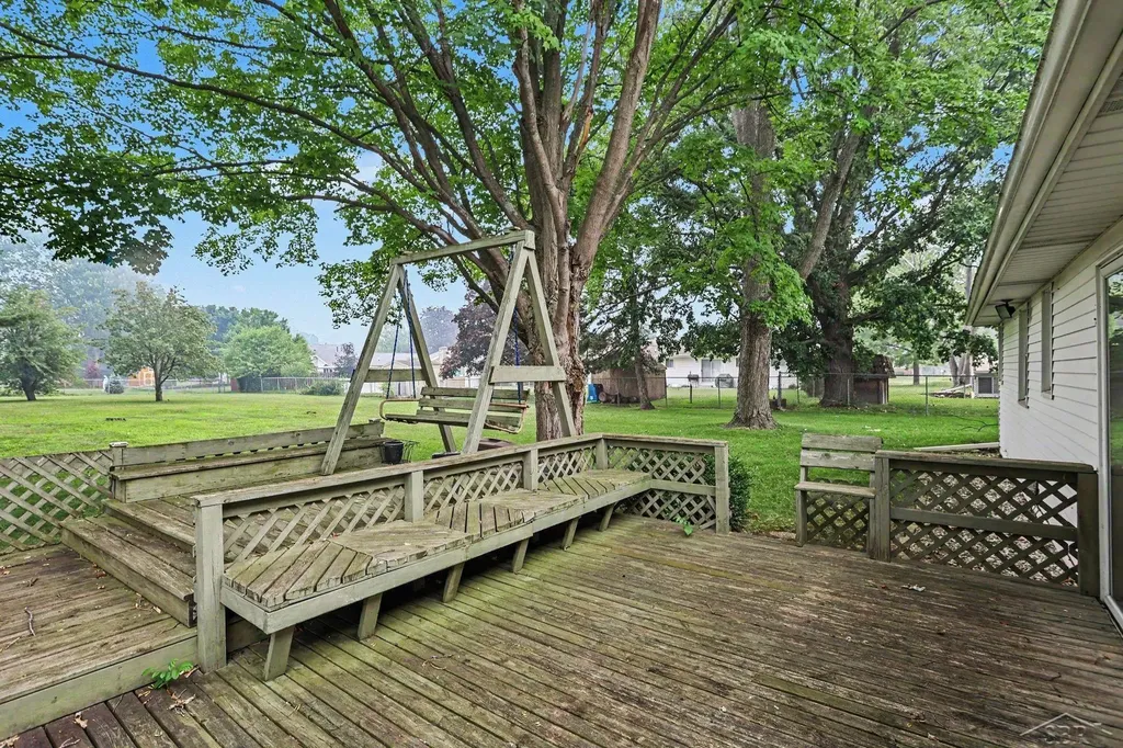 5111 Weiss Street Saginaw Charter Township MI 48603
