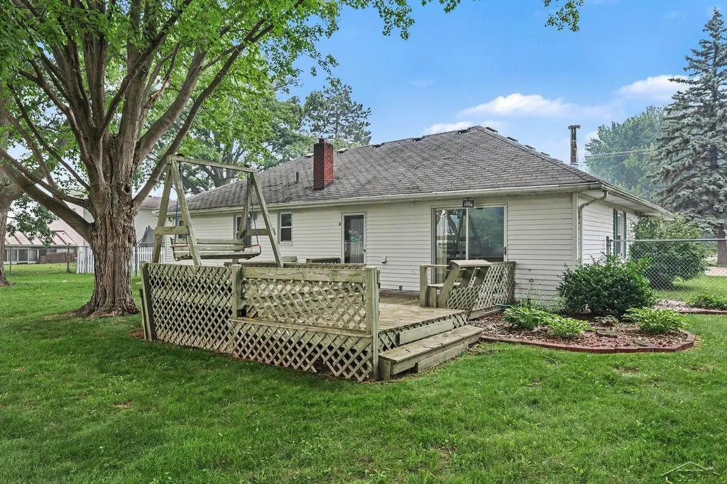 5111 Weiss Street Saginaw Charter Township MI 48603