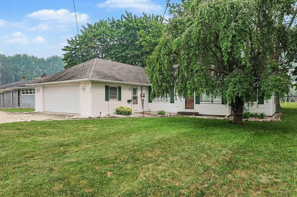 5111 Weiss Street Saginaw Charter Township MI 48603