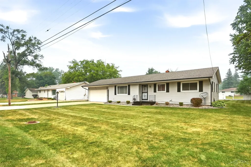 3099 Bertha Drive Buena Vista Charter Township MI 48601