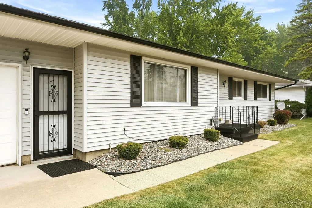 3099 Bertha Drive Buena Vista Charter Township MI 48601