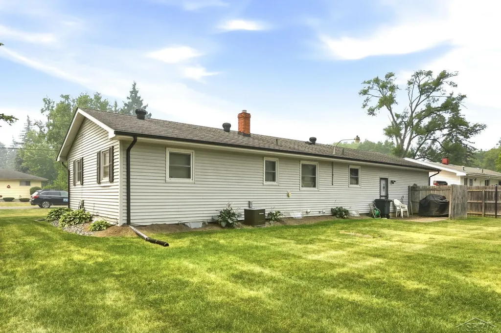 3099 Bertha Drive Buena Vista Charter Township MI 48601