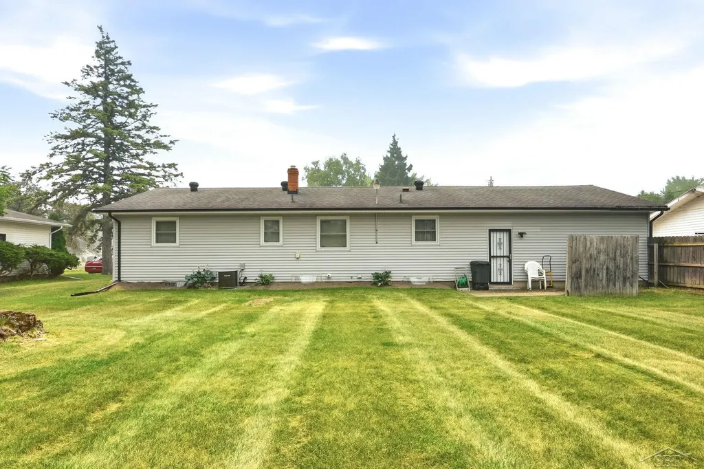 3099 Bertha Drive Buena Vista Charter Township MI 48601