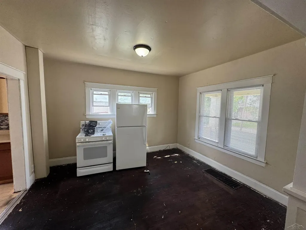 412 S 15th Street Saginaw City MI 48601