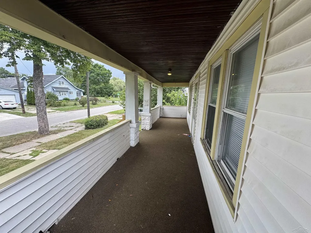 412 S 15th Street Saginaw City MI 48601