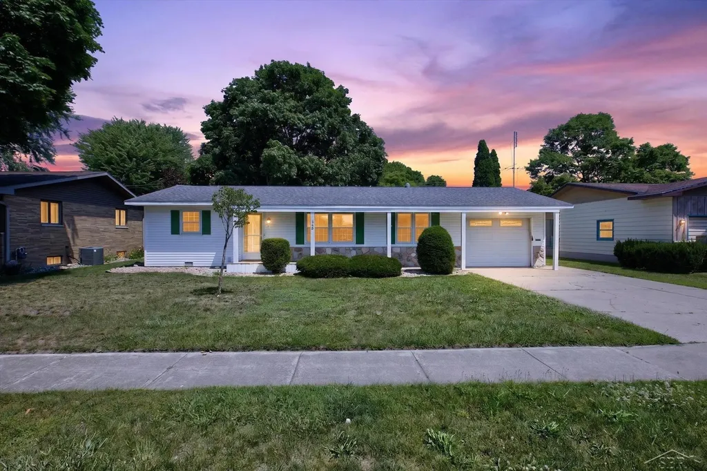 445 Henry Street Sebewaing Village MI 48759