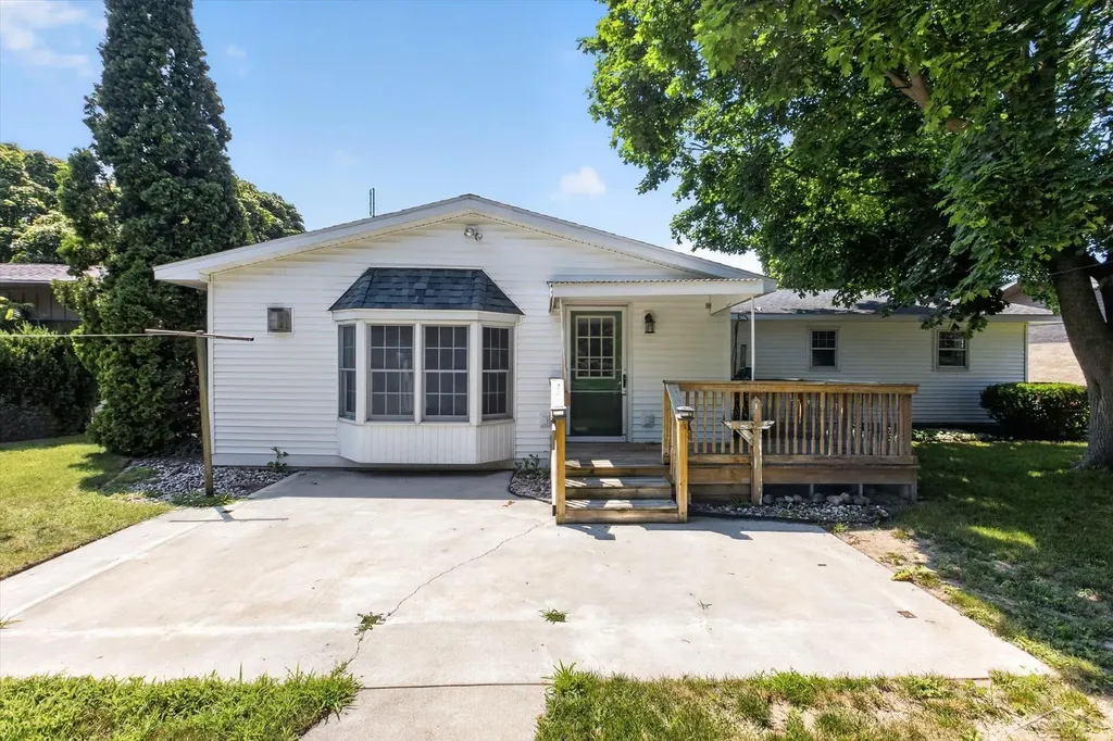 445 Henry Street Sebewaing Village MI 48759