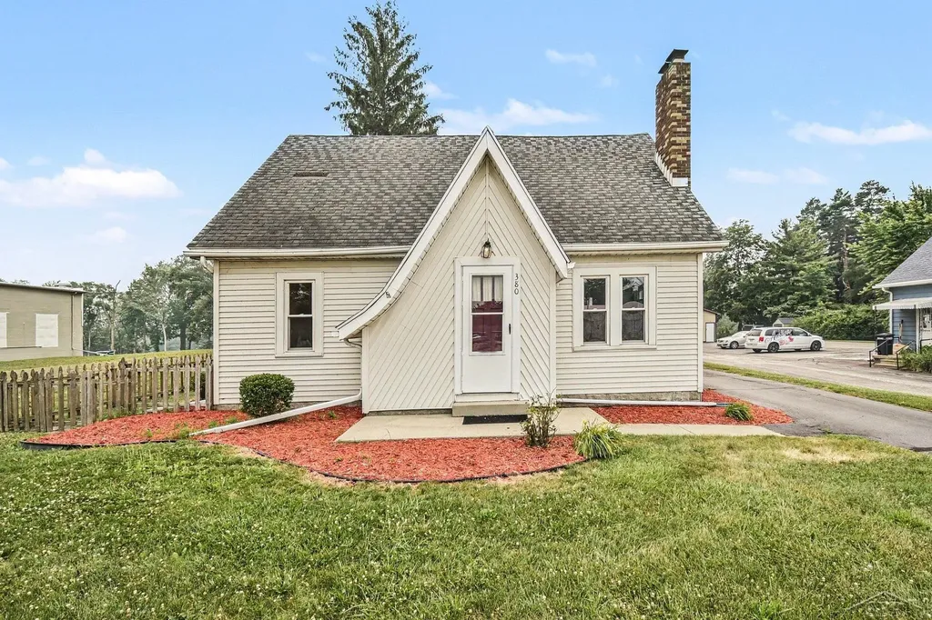 380 S Main Street Tittabawassee Township MI 48623