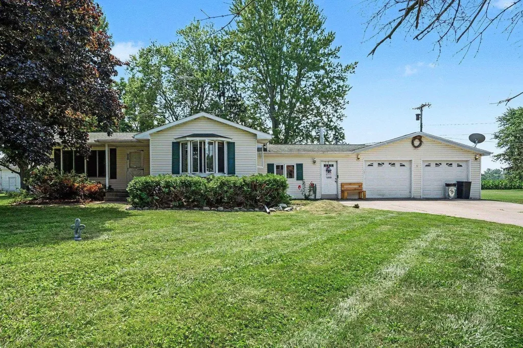 5211 Field Road Vienna Charter Township MI 48420