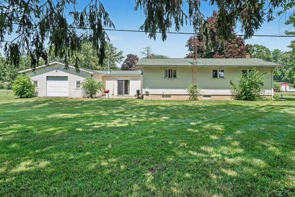 5211 Field Road Vienna Charter Township MI 48420
