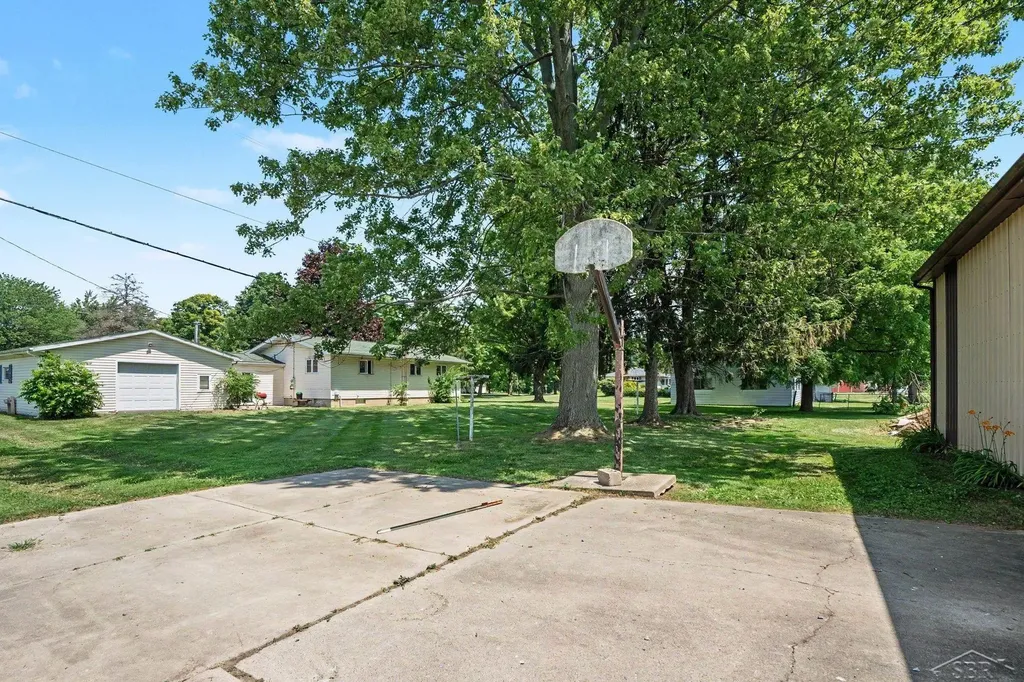 5211 Field Road Vienna Charter Township MI 48420
