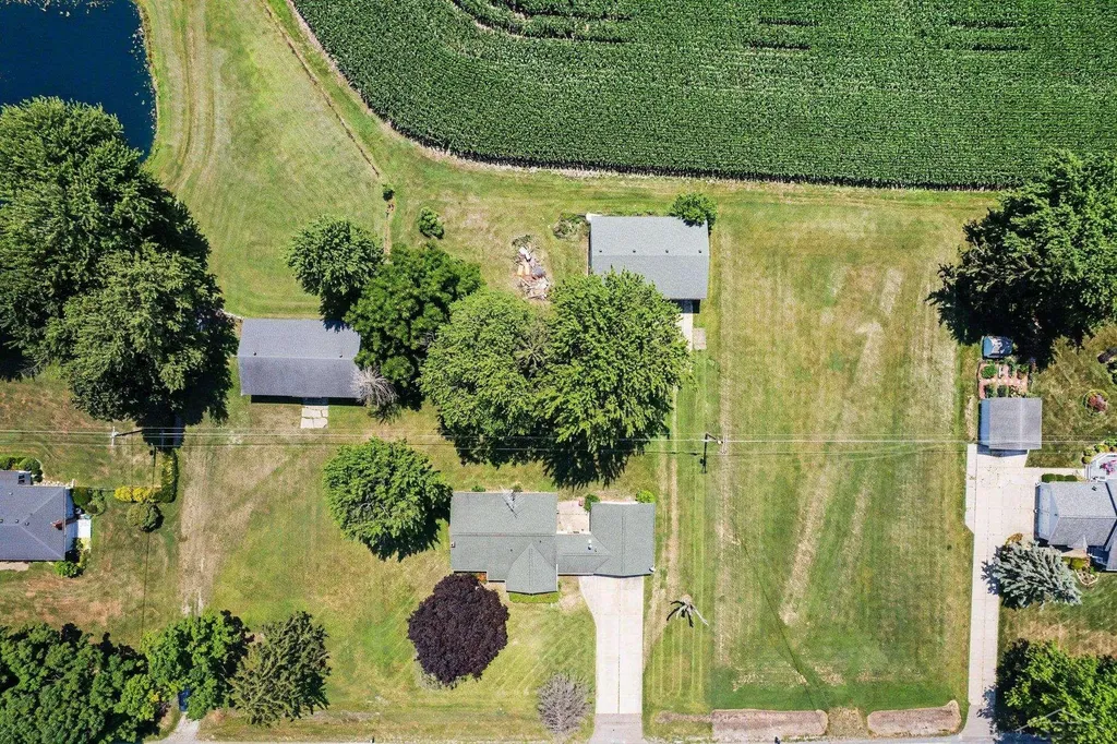5211 Field Road Vienna Charter Township MI 48420