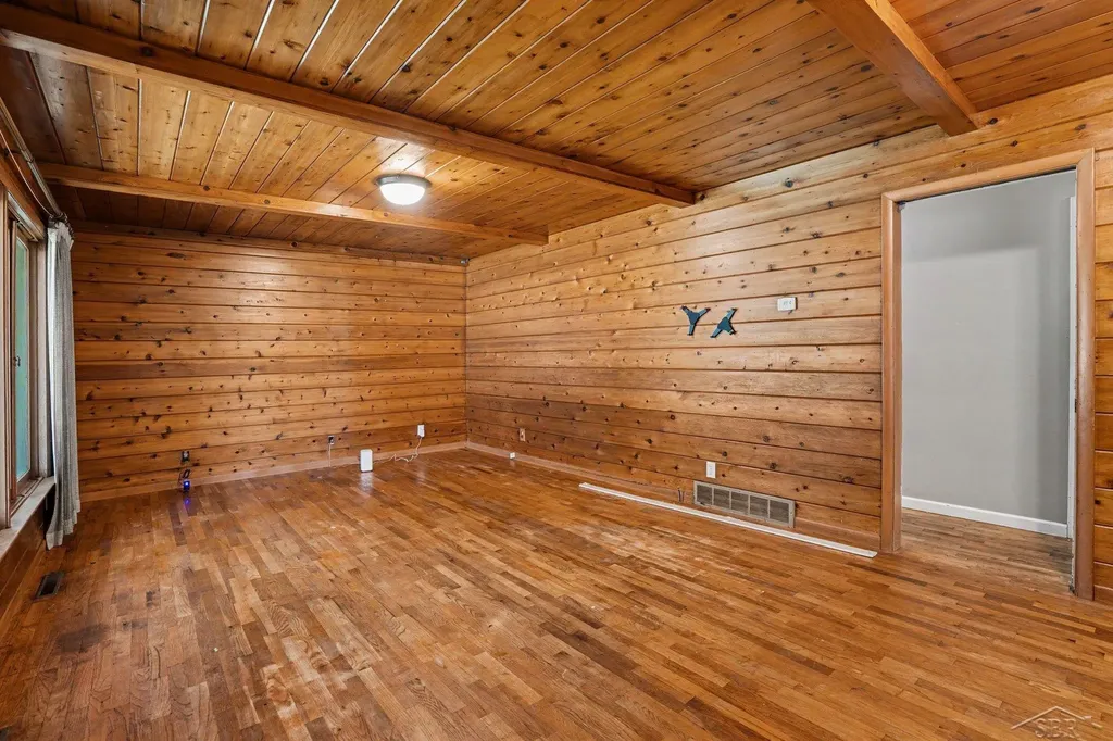 5211 Field Road Vienna Charter Township MI 48420
