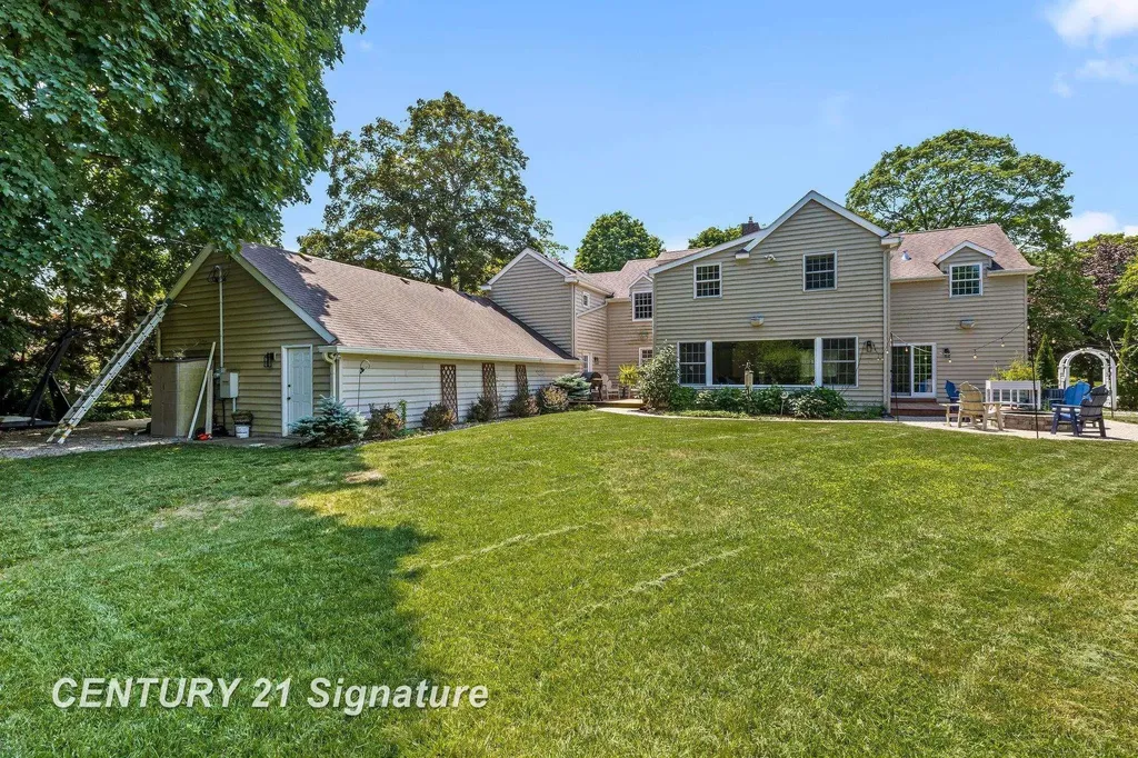 1316 Helen Road Midland City MI 48640