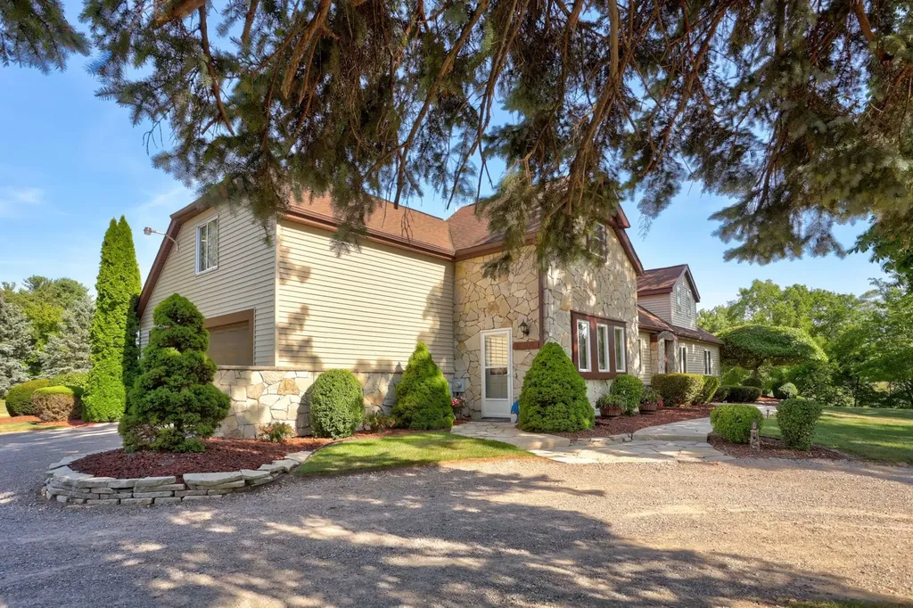 1090 N Block Road Blumfield Township MI 48757