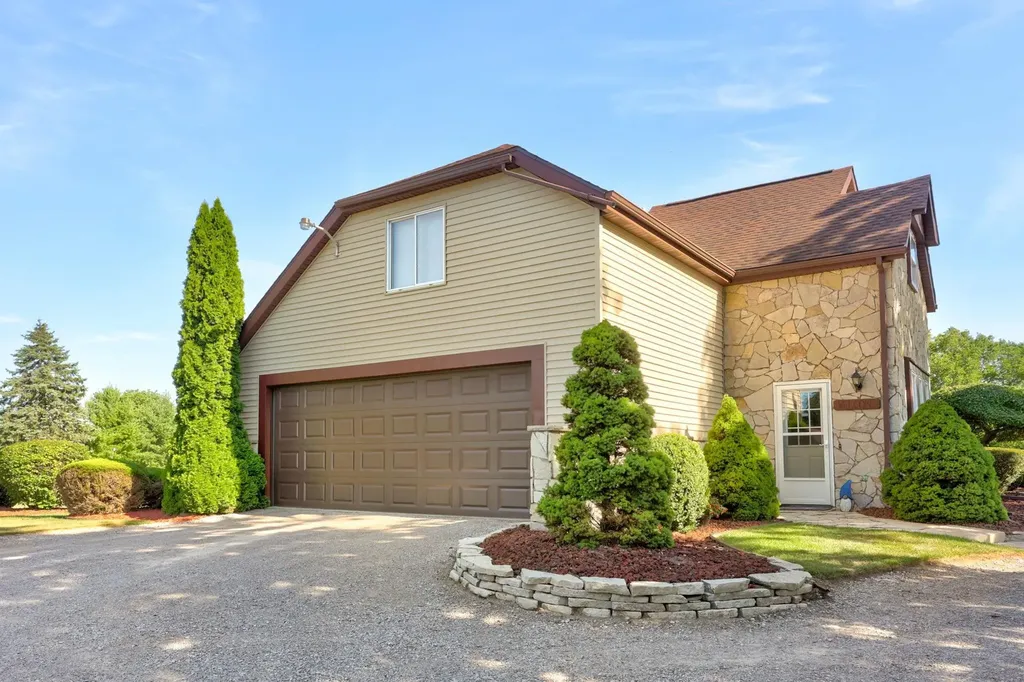 1090 N Block Road Blumfield Township MI 48757