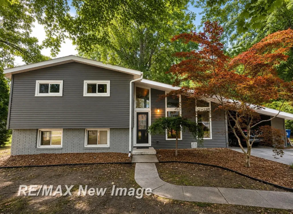 5121 Queen Drive Bridgeport Charter Township MI 48722