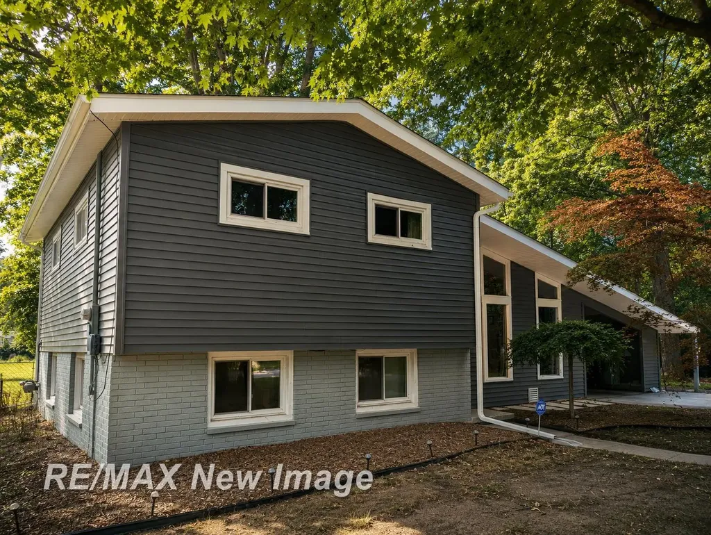 5121 Queen Drive Bridgeport Charter Township MI 48722