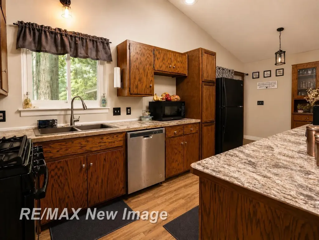 5121 Queen Drive Bridgeport Charter Township MI 48722