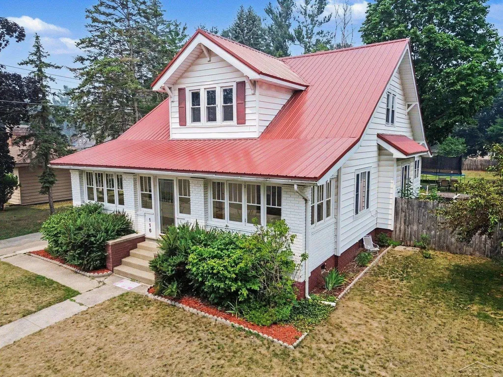 116 W Wheaton Avenue Clare City MI 48618