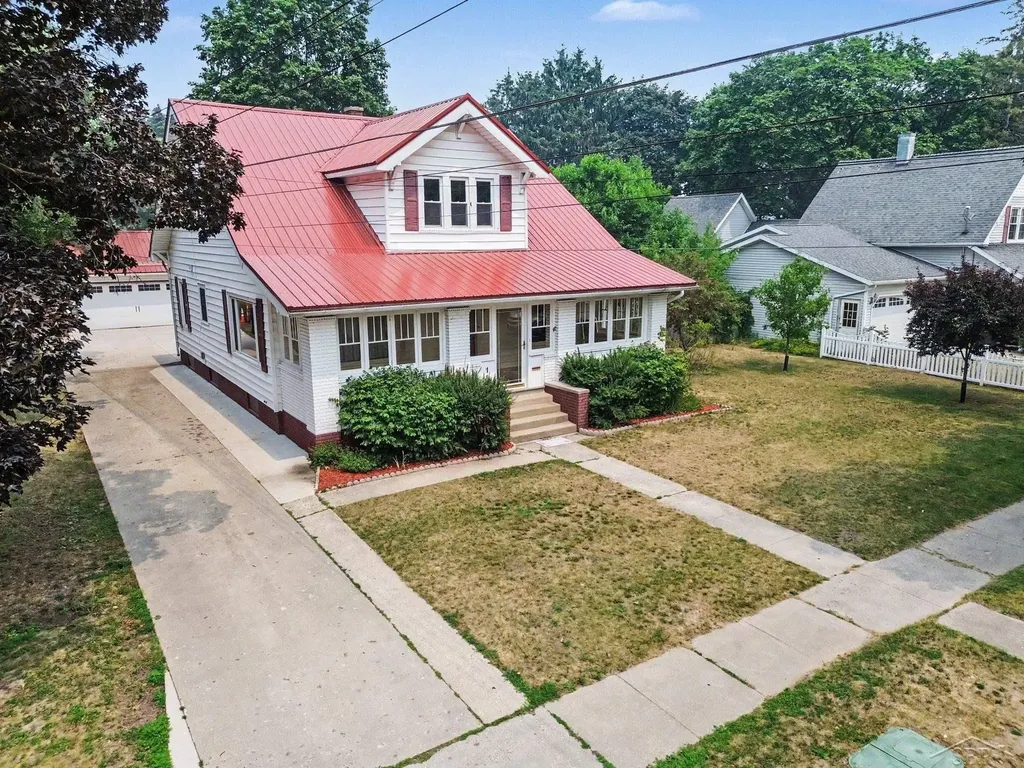 116 W Wheaton Avenue Clare City MI 48618