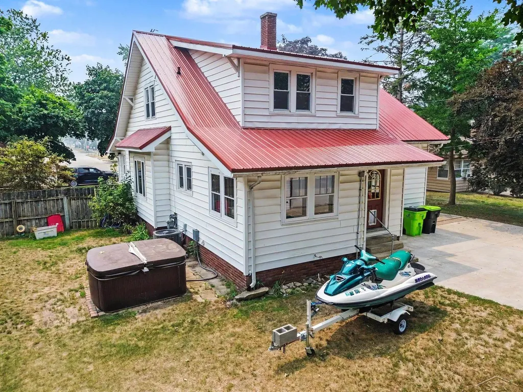 116 W Wheaton Avenue Clare City MI 48618