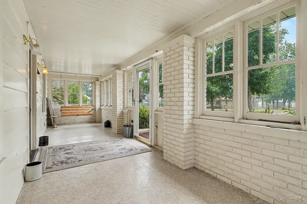 116 W Wheaton Avenue Clare City MI 48618