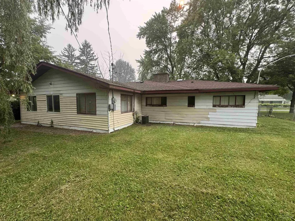 512 S 28th Street Buena Vista Charter Township MI 48601