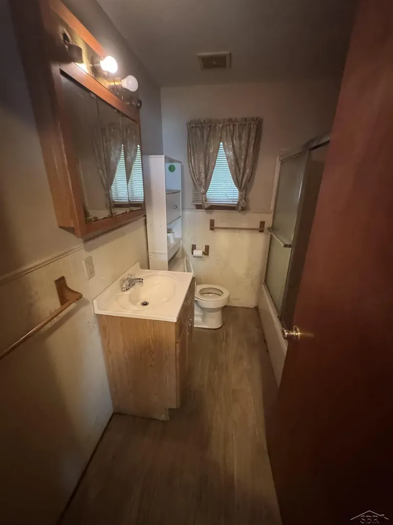 512 S 28th Street Buena Vista Charter Township MI 48601