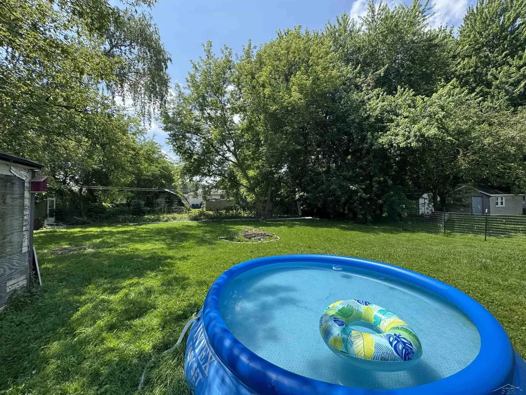 2338 Iowa Avenue Bridgeport Charter Township MI 48601