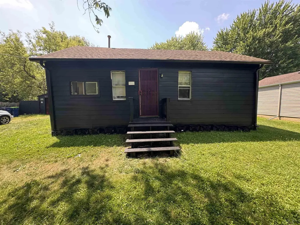 2338 Iowa Avenue Bridgeport Charter Township MI 48601