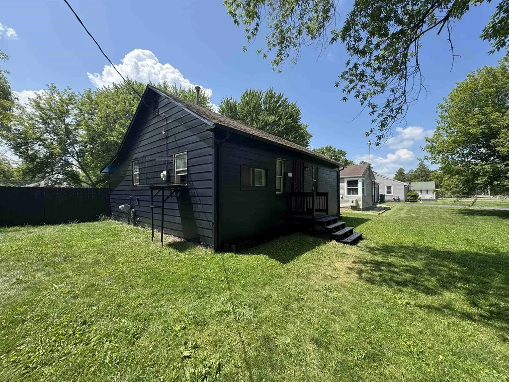 2338 Iowa Avenue Bridgeport Charter Township MI 48601