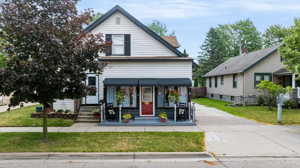 615 Pine Street Essexville City MI 48732