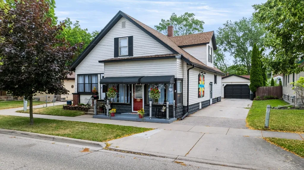 615 Pine Street Essexville City MI 48732