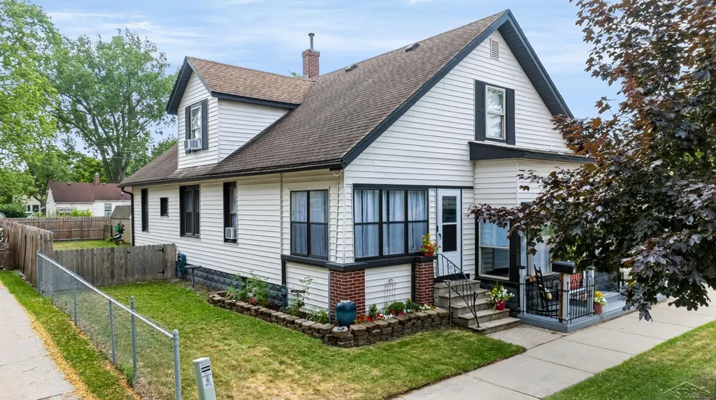 615 Pine Street Essexville City MI 48732