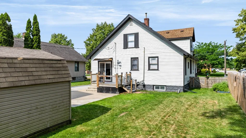 615 Pine Street Essexville City MI 48732