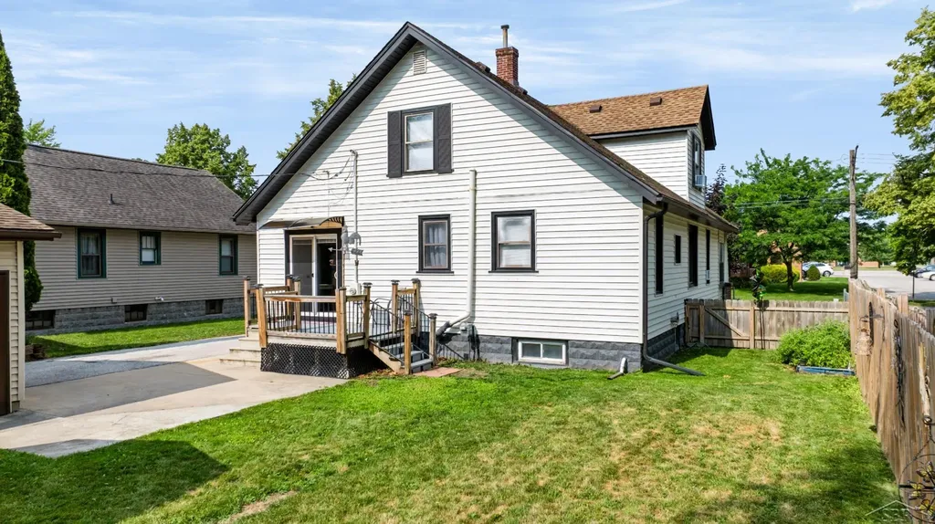 615 Pine Street Essexville City MI 48732
