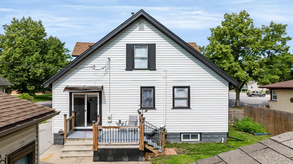 615 Pine Street Essexville City MI 48732