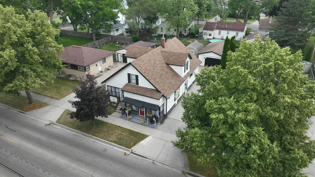 615 Pine Street Essexville City MI 48732