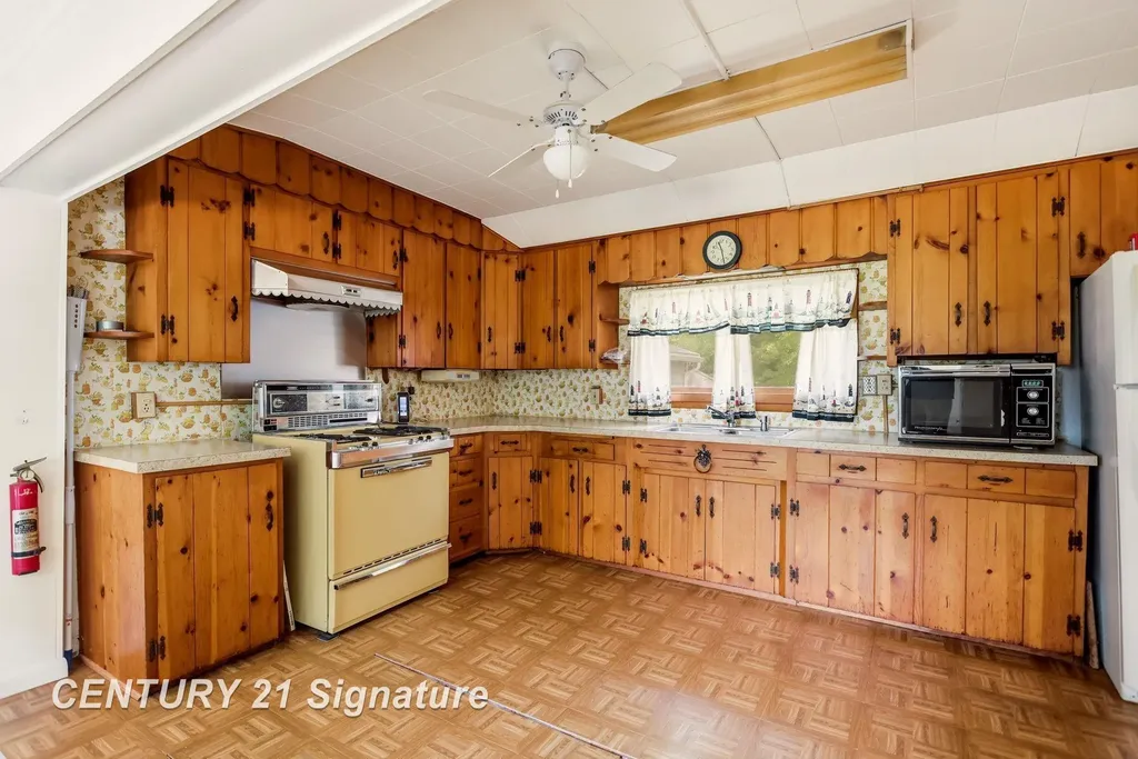 408 W Capitol Street Zilwaukee City MI 48604