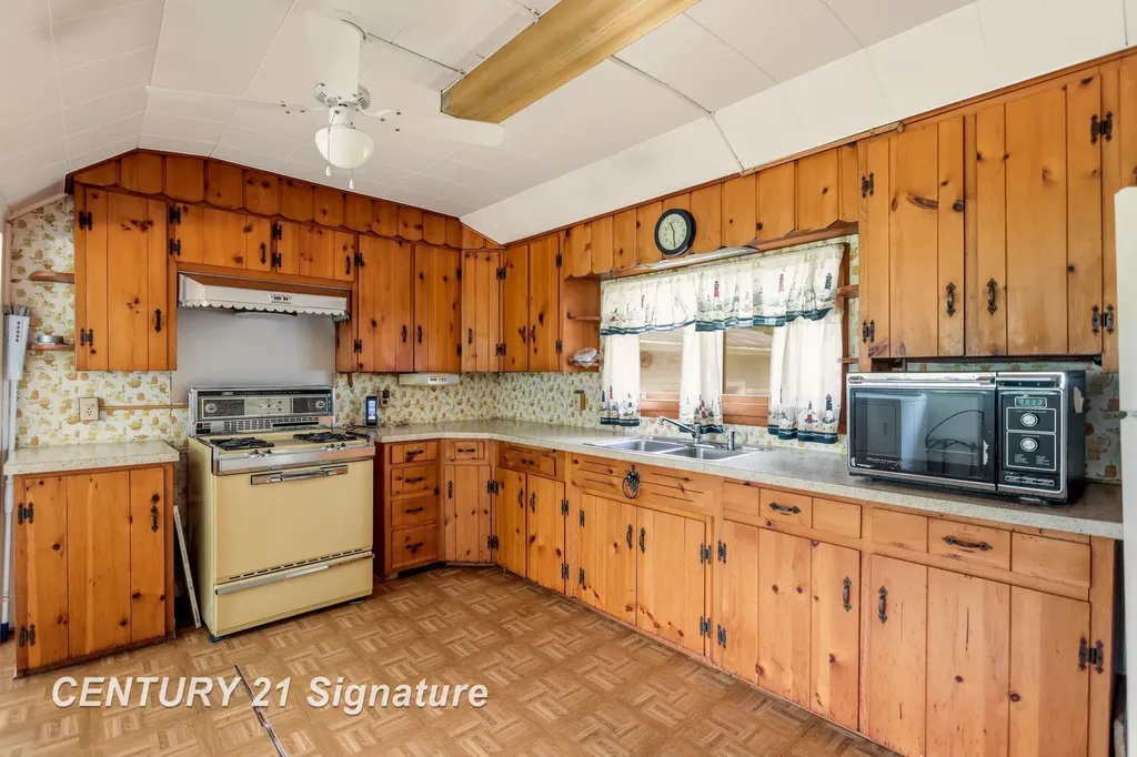 408 W Capitol Street Zilwaukee City MI 48604