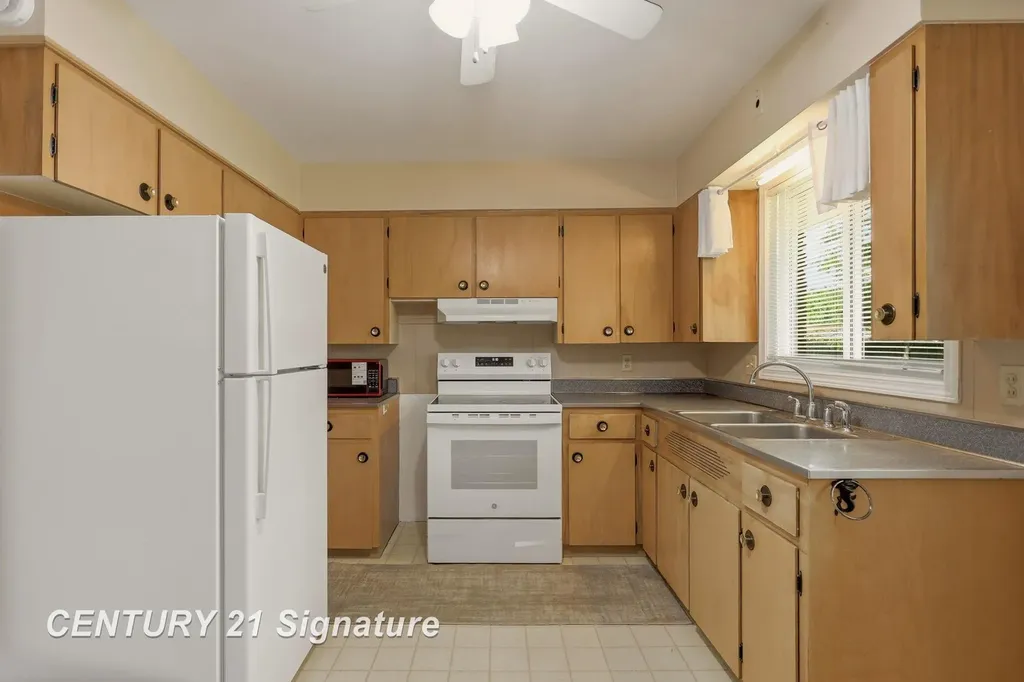 2955 Whitfield Drive Saginaw Charter Township MI 48603