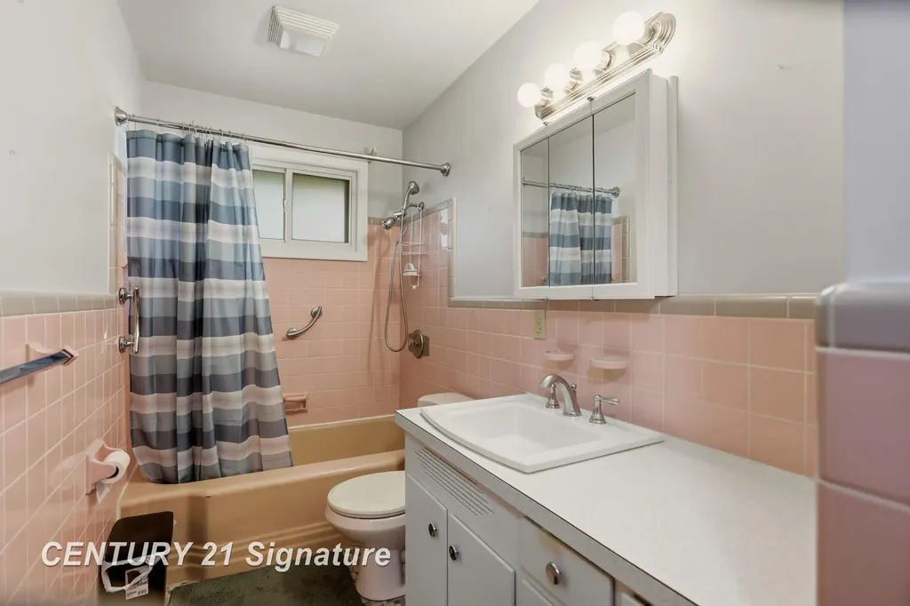 2955 Whitfield Drive Saginaw Charter Township MI 48603