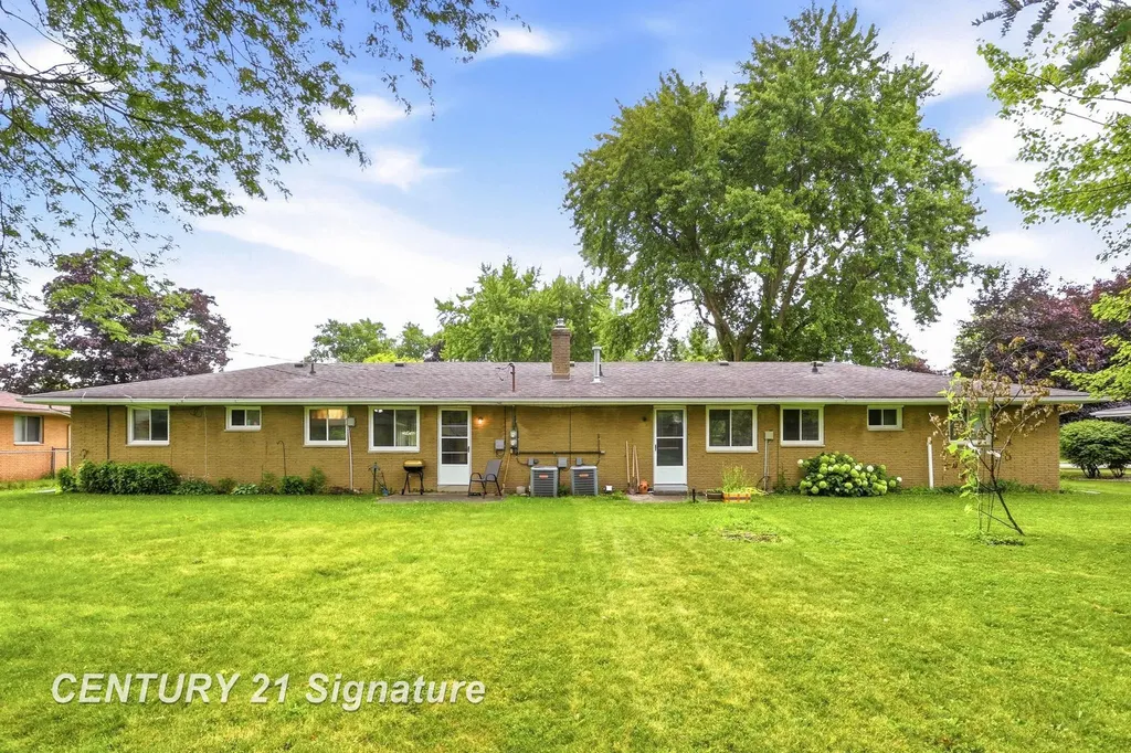 2955 Whitfield Drive Saginaw Charter Township MI 48603