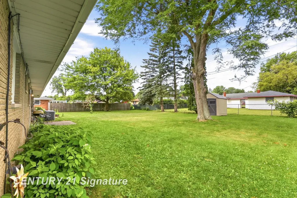 2955 Whitfield Drive Saginaw Charter Township MI 48603