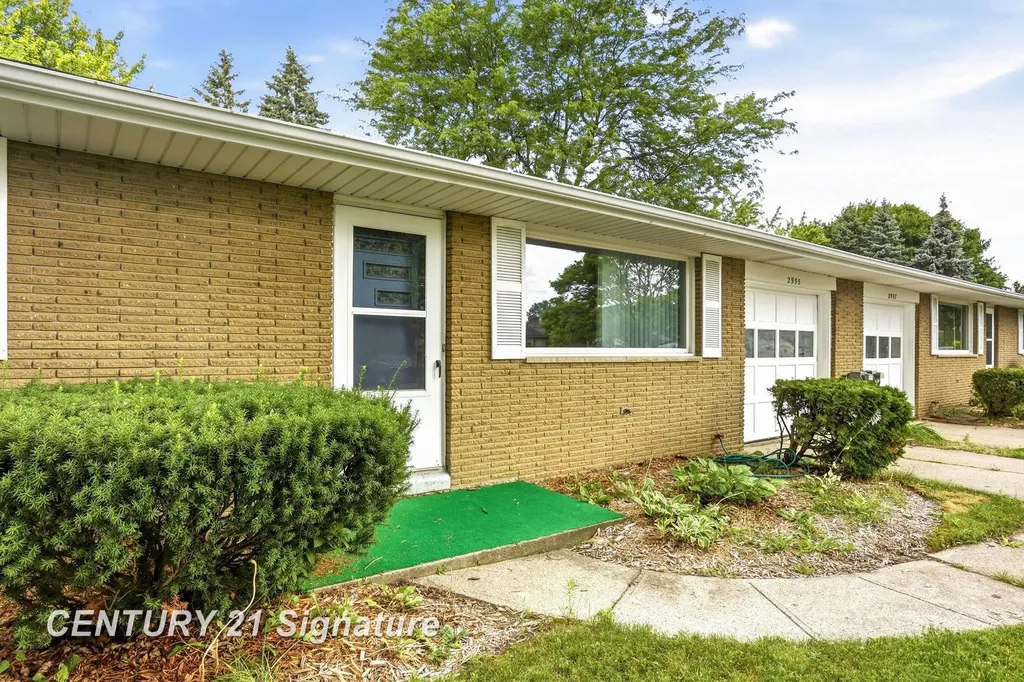 2955 Whitfield Drive Saginaw Charter Township MI 48603